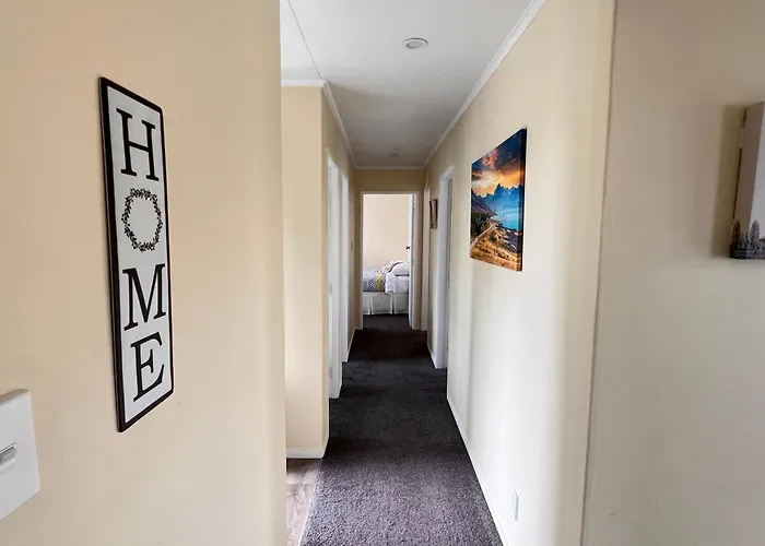 Spacious 3 Bedroom Near Skyline-5 Min Walk Vakantiehuis