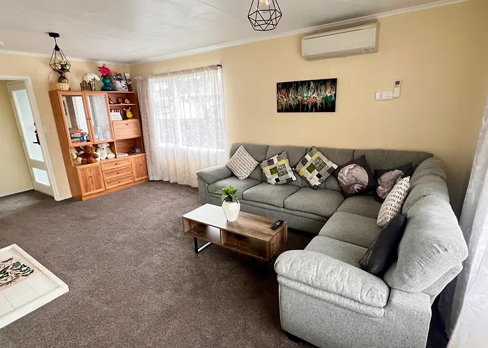 Spacious 3 Bedroom Near Skyline-5 Min Walk Vakantiehuis *