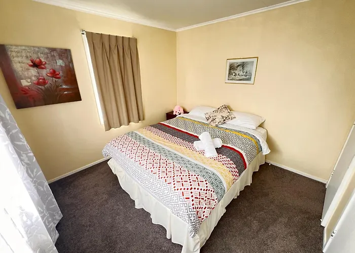 Spacious 3 Bedroom Near Skyline-5 Min Walk Vakantiehuis
